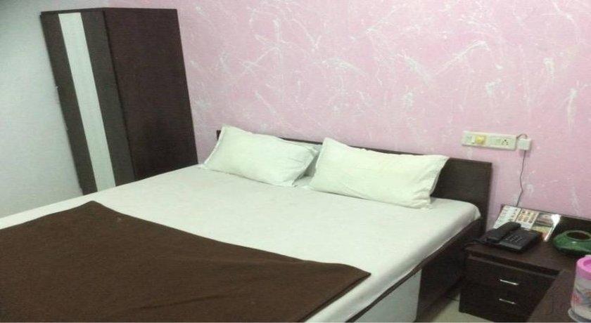 Hotel Manali Residency Ґандінаґар Екстер'єр фото